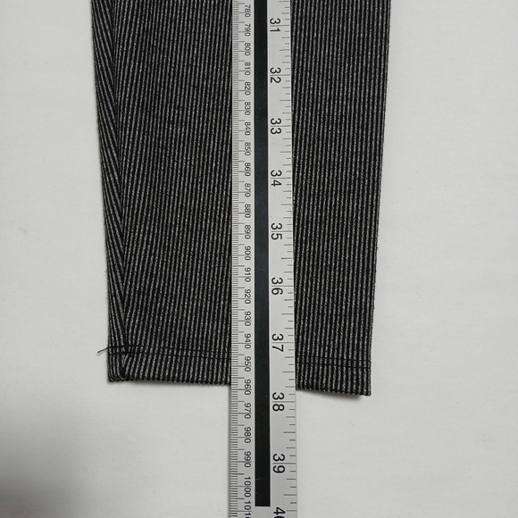 Lysse New York Highrise Tummy Control Compression Ladies Leggings. Size M - Picture 6 of 10